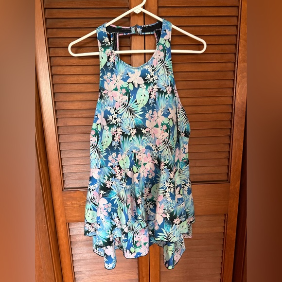 a shore fit Other - Floral swimsuit top with built in bra